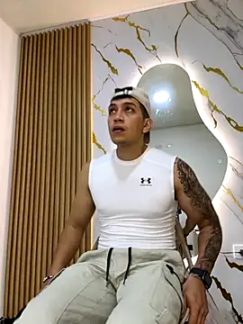 Snapshot of blackbullger_ chatting on October 23, 11:42 am blackbullger online show from October 23, 11:42 am