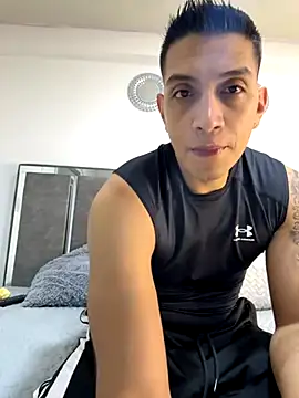 Snapshot of blackbullger_ chatting on October 28, 11:25 am blackbullger online show from October 28, 11:25 am