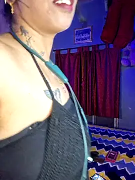 Love Beauty01 online show from April 1, 6:49 pm