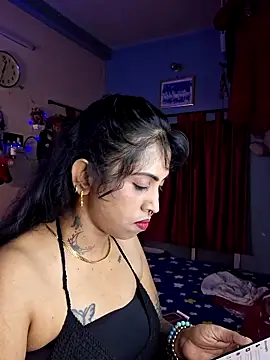 Love Beauty01 online show from May 2, 6:35 pm