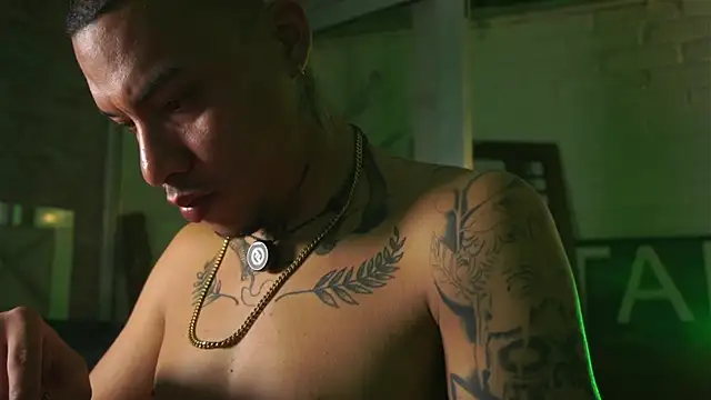 AlphaMasterXxx online show from April 28, 2:27 am