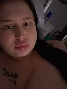 Snapshot of brunetteGirl274 chatting on October 12, 11:37 pm brunetteGirl274 online show from October 12, 11:37 pm