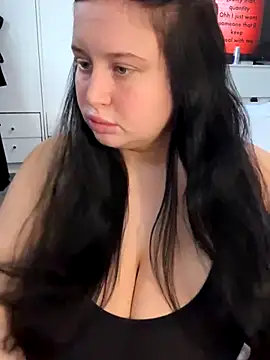 Snapshot of brunetteGirl274 chatting on November 4, 11:42 am brunetteGirl274 online show from November 4, 11:42 am