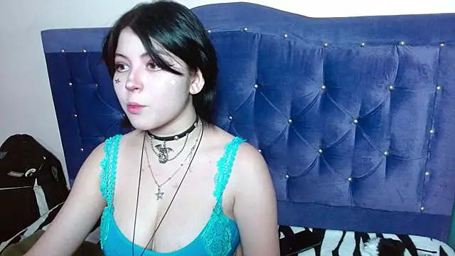 Snapshot of Ginebra_Sensual chatting on October 13, 1:00 pm Ginebra Sensual online show from October 13, 1:00 pm