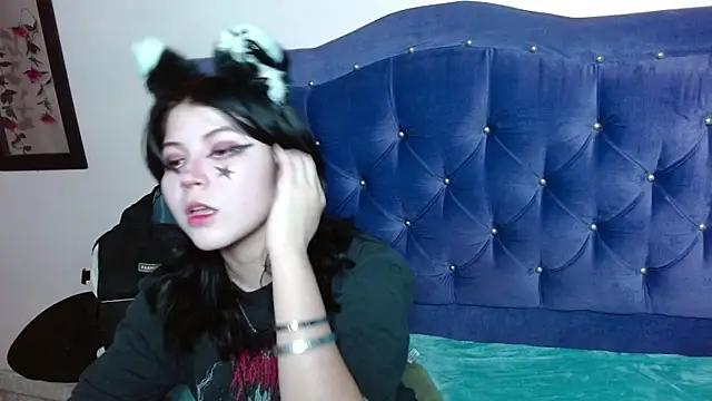 Snapshot of Ginebra_Sensual chatting on October 18, 1:01 pm Ginebra Sensual online show from October 18, 1:01 pm