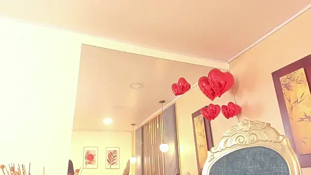 OliviGrace online show from October 5, 1:15 am