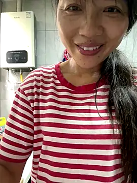 Snapshot of coco-o chatting on October 8, 8:56 am coco-o online show from October 8, 8:56 am