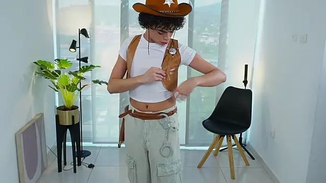 Timmyshy  online show from October 31, 7:48 pm