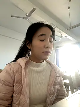 Snapshot of luluya1314 chatting on November 19, 5:40 am luluya1314 online show from November 19, 5:40 am