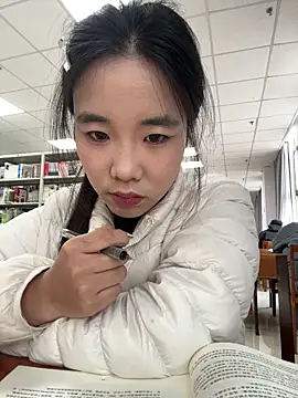 Snapshot of luluya1314 chatting on March 11, 7:25 am luluya1314 online show from March 11, 7:25 am