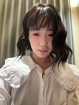 Snapshot of luluya1314 chatting on April 4, 6:22 am luluya1314 online show from April 4, 6:22 am