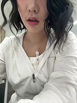 Snapshot of luluya1314 chatting on April 14, 10:32 am luluya1314 online show from April 14, 10:32 am