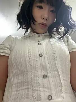 Snapshot of luluya1314 chatting on April 23, 8:02 am luluya1314 online show from April 23, 8:02 am