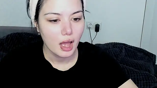 Dark Moni online show from May 22, 1:13 am