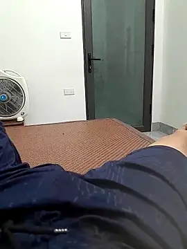 quoc85 online show from October 3, 2:47 pm