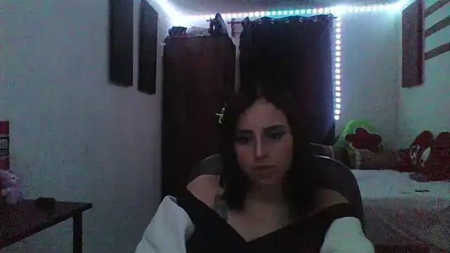 jenmarquez  online show from December 19, 5:58 am