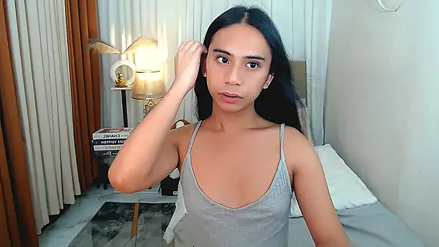 Snapshot of scarlet_smith7 chatting on February 17, 5:37 am scarlet smith7 online show from February 17, 5:37 am