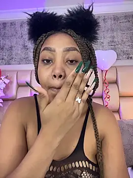 Snapshot of AngelaRoberts chatting on February 13, 8:27 pm AngelaRoberts online show from February 13, 8:27 pm