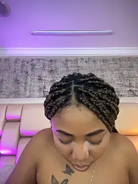 Snapshot of AngelaRoberts chatting on February 27, 8:09 pm AngelaRoberts online show from February 27, 8:09 pm