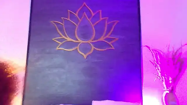 Snapshot of AngelaRoberts chatting on March 29, 8:20 pm AngelaRoberts online show from March 29, 8:20 pm