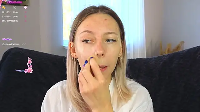 NyxaThorn online show from September 26, 2:32 pm