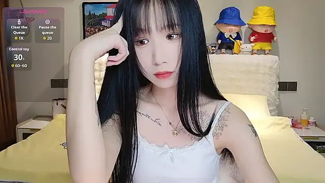 Snapshot of M-OTT_ chatting on November 4, 10:42 pm M-OTT online show from November 4, 10:42 pm