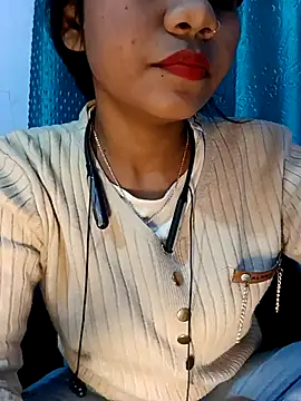 Snapshot of Horny_Ishika chatting on November 12, 12:38 pm Horny Ishika online show from November 12, 12:38 pm