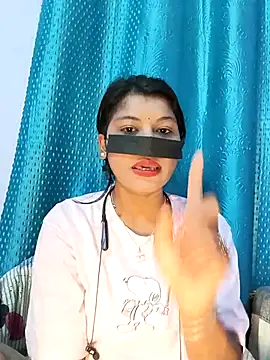 Snapshot of Horny_Ishika chatting on November 18, 5:34 am Horny Ishika online show from November 18, 5:34 am