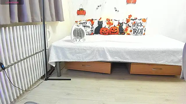 MilisaSweet777 online show from October 24, 7:10 pm