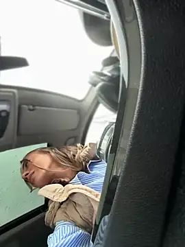  JessyRey  online show from October 9, 8:12 am