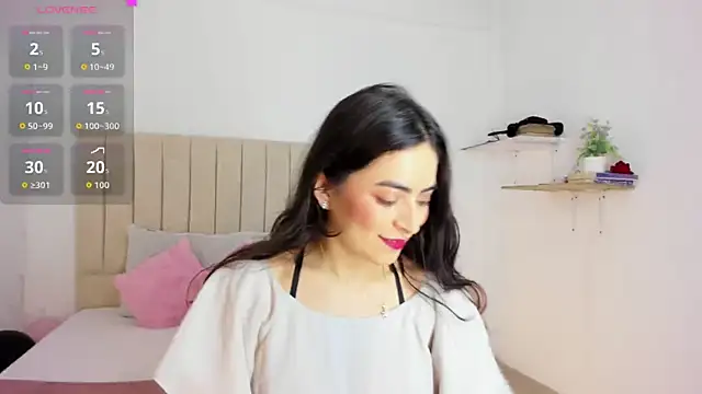 Snapshot of sashaa_petit chatting on October 4, 11:08 am sashaa petit online show from October 4, 11:08 am