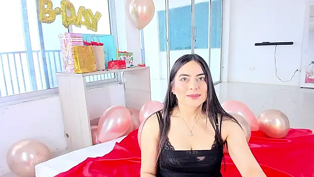 Snapshot of sashaa_petit chatting on October 6, 12:46 pm sashaa petit online show from October 6, 12:46 pm