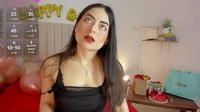 Snapshot of sashaa_petit chatting on October 7, 11:18 am sashaa petit online show from October 7, 11:18 am