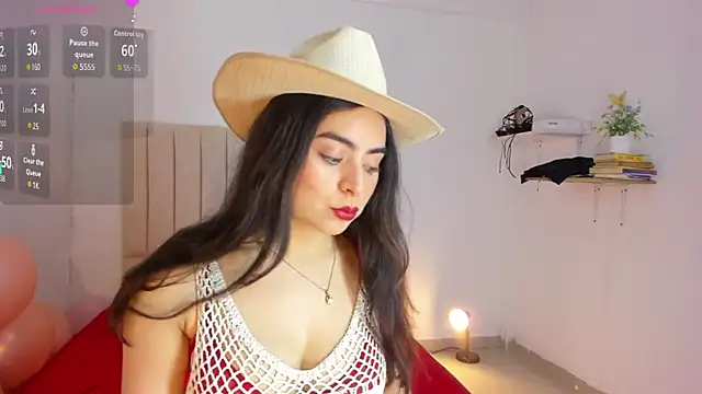 Snapshot of sashaa_petit chatting on October 17, 11:57 am sashaa petit online show from October 17, 11:57 am