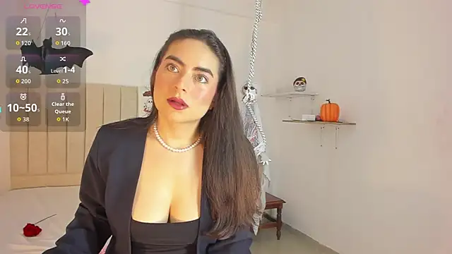 Snapshot of sashaa_petit chatting on November 1, 11:12 am sashaa petit online show from November 1, 11:12 am