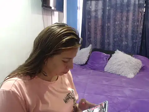 cloequeen15 online show from October 6, 8:28 pm