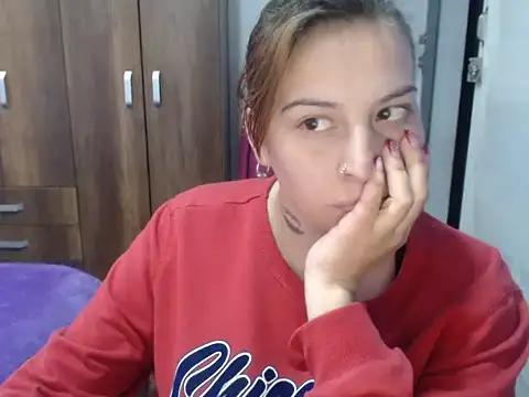 cloequeen15 online show from October 9, 6:50 pm