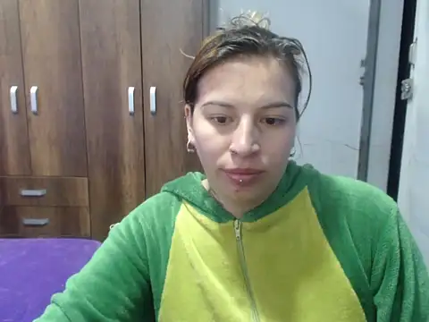 cloequeen15 online show from October 14, 3:13 pm