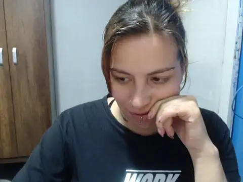 cloequeen15 online show from November 12, 6:41 pm