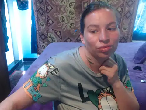 cloequeen15 online show from April 26, 3:42 pm