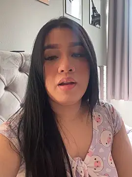 Aliciawhitee online show from November 30, 6:01 pm