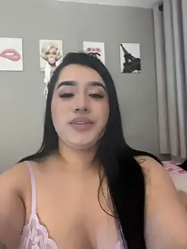 Snapshot of Aliciawhitee chatting on April 26, 4:21 am Aliciawhitee online show from April 26, 4:21 am
