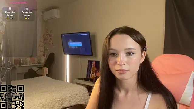 EllaSimonss online show from September 18, 9:06 pm