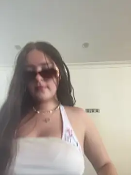 cherryrosealiee online show from February 12, 5:57 am