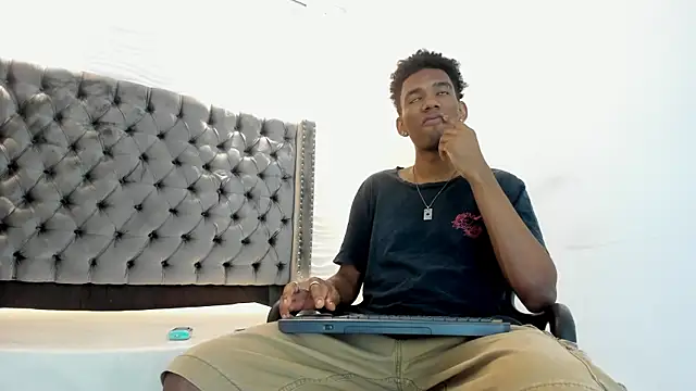 nero reyd online show from October 9, 7:23 pm