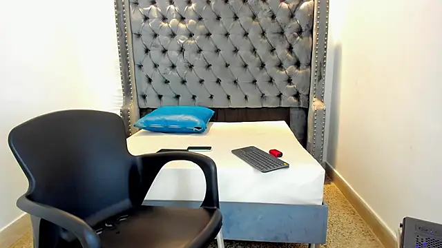 nero reyd online show from February 5, 7:29 pm