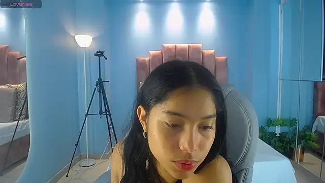 Milaa Star  online show from February 18, 3:24 am