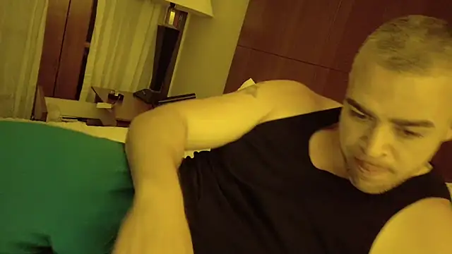 Snapshot of Dallasbest214 chatting on March 23, 12:42 pm Dallasbest214 online show from March 23, 12:42 pm