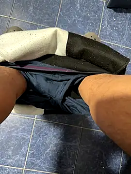 maialexte online show from December 15, 4:39 am