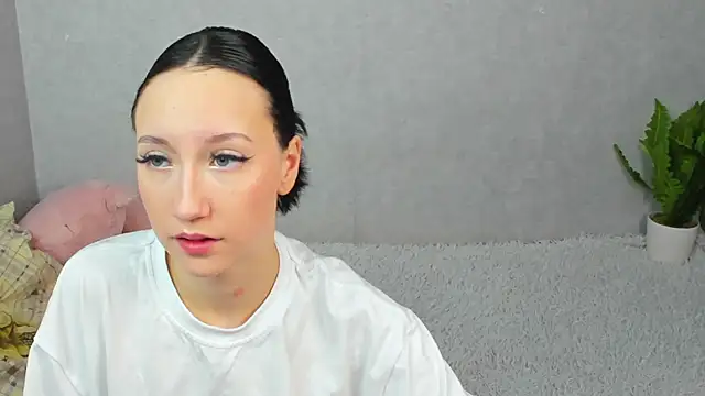 EileenMoores online show from December 15, 5:39 pm